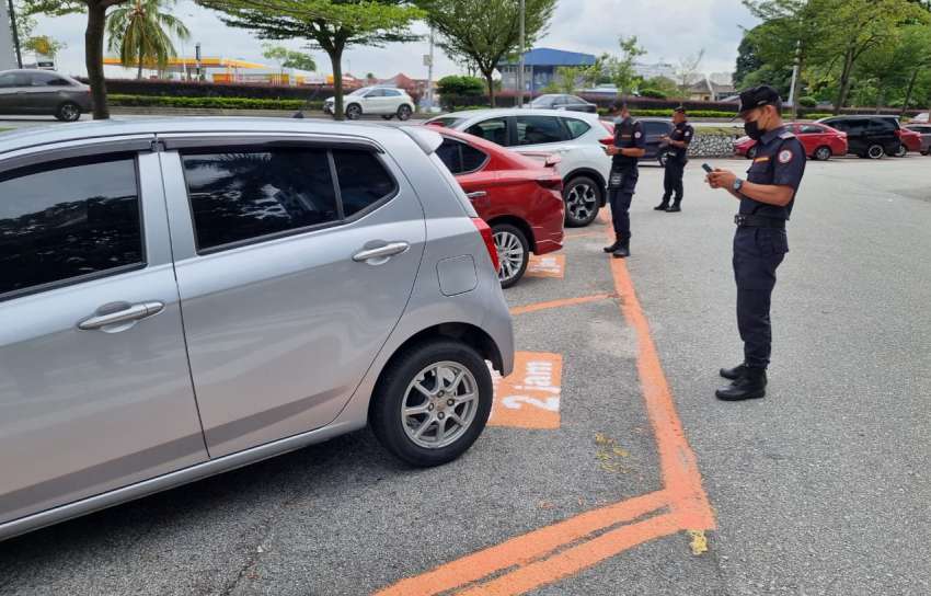 Two-hour parking limit system begins in Subang Jaya – motorists issued summons for paying the wrong fee 1506629