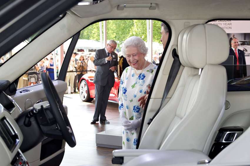Queen Elizabeth II’s car collection featured a 10-mil-pound Bentley, many Land Rovers and Range Rovers 1510025