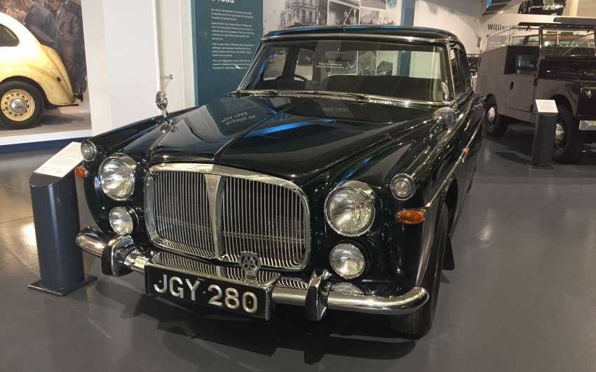 Queen Elizabeth II’s car collection featured a 10-mil-pound Bentley, many Land Rovers and Range Rovers 1510023