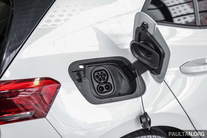 Volkswagen ID.3 1st Edition Pro Performance – Golf-sized EV, 58 kWh, 425 km range, RM260k by Weststar 1511100