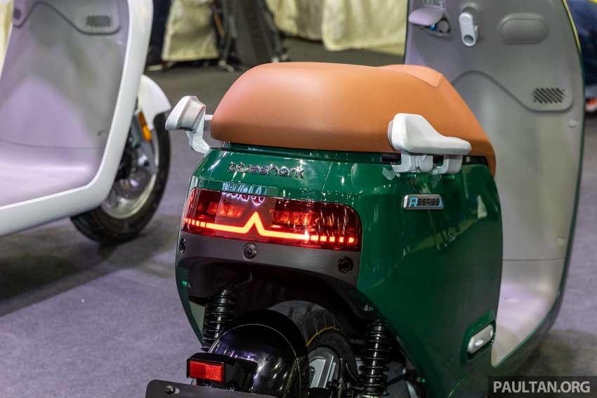 Blueshark R1 electric scooter shown at IGEM Malaysia Image #1527266