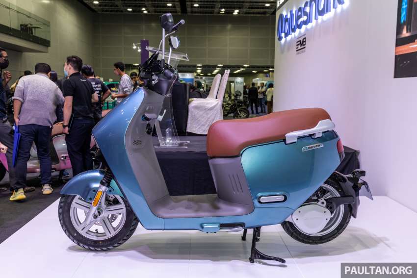 Blueshark R1 electric scooter shown at IGEM Malaysia Image #1527211