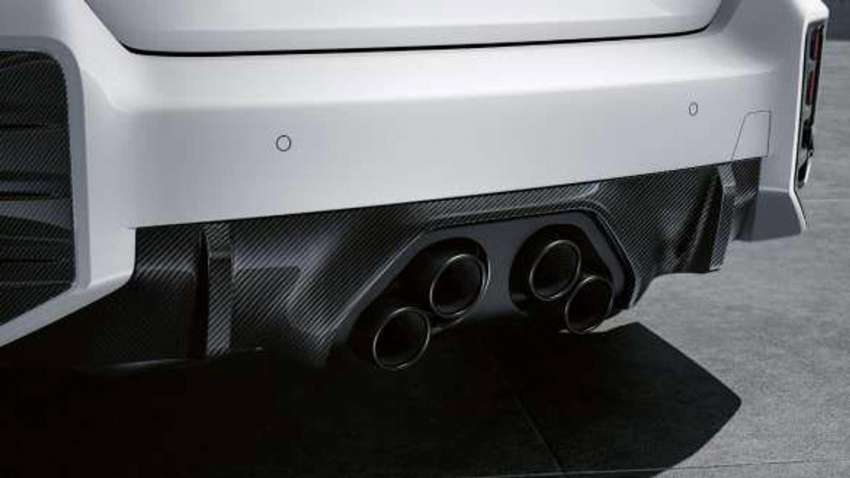 2023 BMW M2 with M Performance Parts – stacked exhaust pipes, plenty of carbon-fibre, large rear wing 1529182