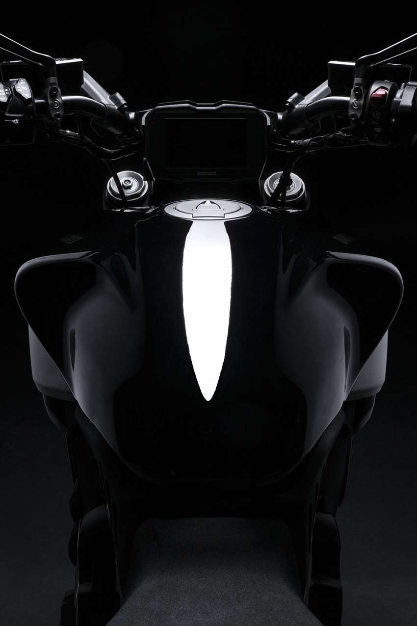 2023 Ducati Diavel V4 unleashed, 168hp, 128 Nm 1535578