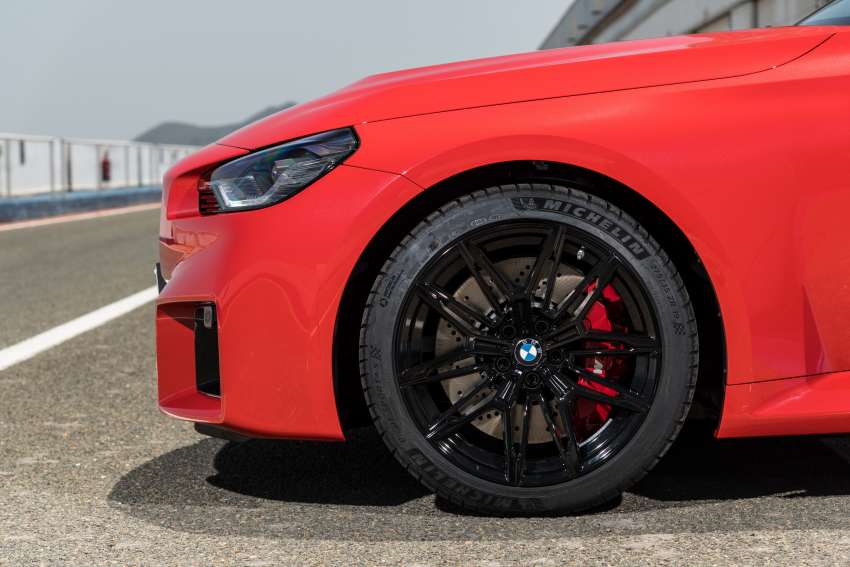 2023 BMW M2 debuts – all-new G87 stays RWD only; 3.0L turbo straight-six with 460 PS, six-speed manual Image #1526057