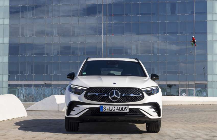 2023 Mercedes-Benz GLC – new-gen X254 GLC300 and GLC400e PHEV detailed in new gallery, plus diesels 1525738
