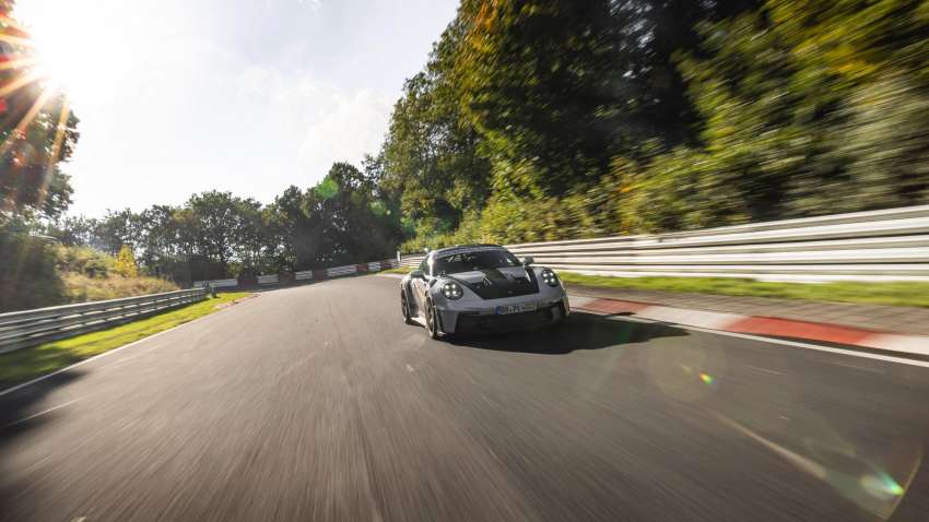 992 Porsche 911 GT3 RS is the fastest NA production car to lap the Nürburgring track – 6:49.328 minutes 1528161