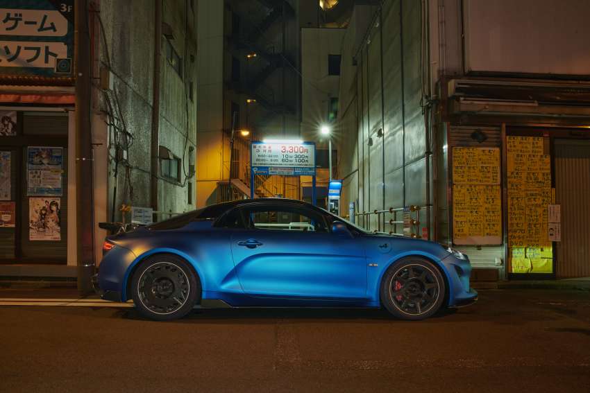 Alpine A110 R mid-engine sports car gains track focus, weight reduced to 1,082 kg; 300 hp, 0-100 km/h in 3.9s 1522765