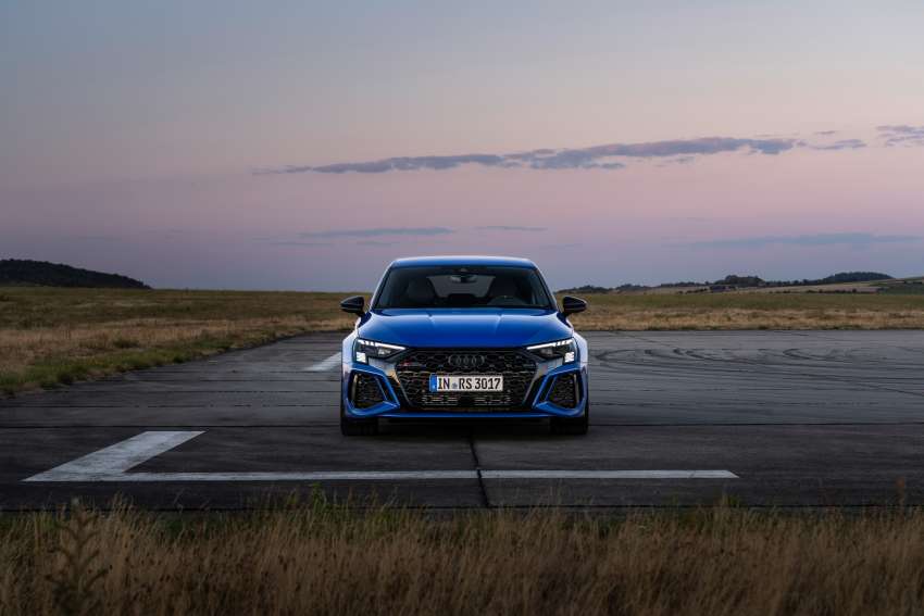 Audi RS3 Performance Edition – 407 PS, 300 km/h top speed, adaptive suspension; limited run of 300 units 1530411