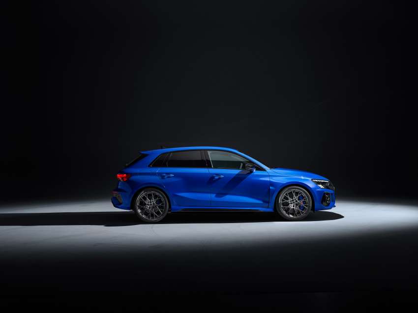 Audi RS3 Performance Edition – 407 PS, 300 km/h top speed, adaptive suspension; limited run of 300 units 1530413