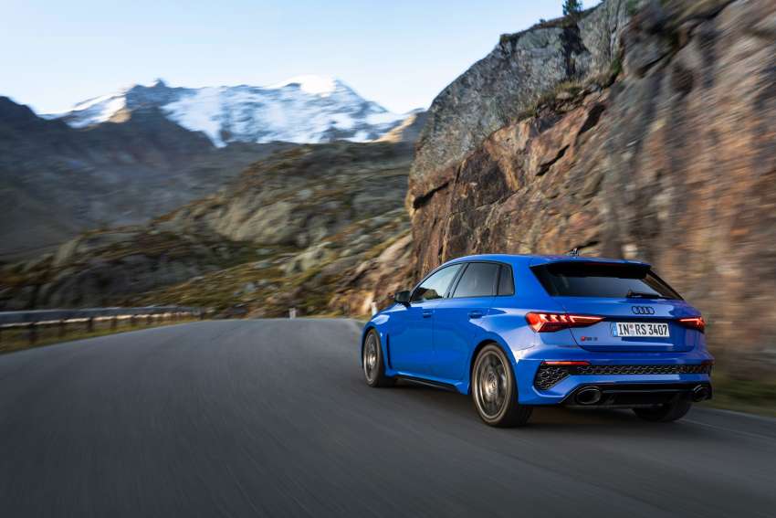 Audi RS3 Performance Edition – 407 PS, 300 km/h top speed, adaptive suspension; limited run of 300 units 1530419