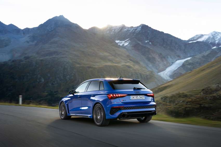 Audi RS3 Performance Edition – 407 PS, 300 km/h top speed, adaptive suspension; limited run of 300 units 1530422