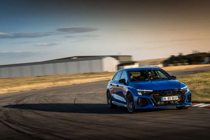 Audi RS3 Performance Edition – 407 PS, 300 km/h top speed, adaptive suspension; limited run of 300 units 1530429
