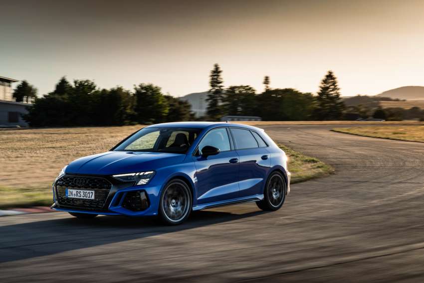 Audi RS3 Performance Edition – 407 PS, 300 km/h top speed, adaptive suspension; limited run of 300 units 1530430