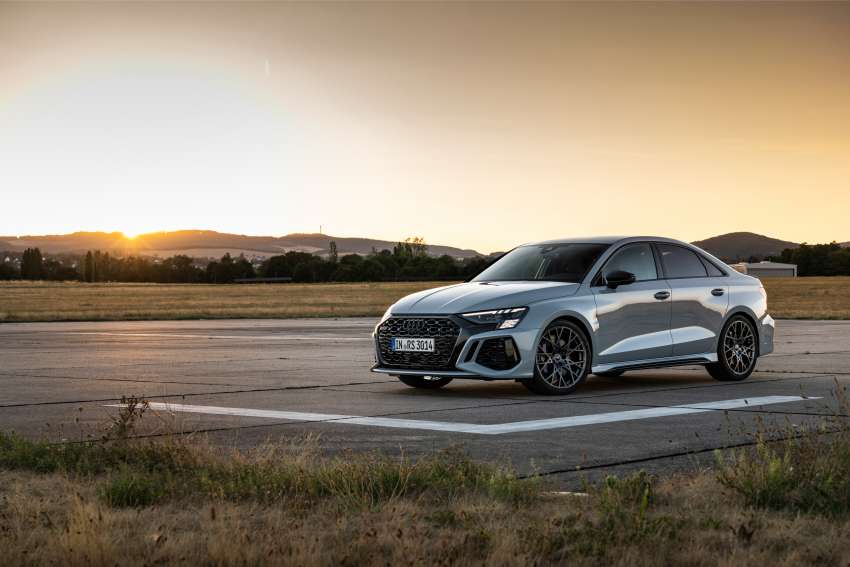 Audi RS3 Performance Edition – 407 PS, 300 km/h top speed, adaptive suspension; limited run of 300 units 1530330