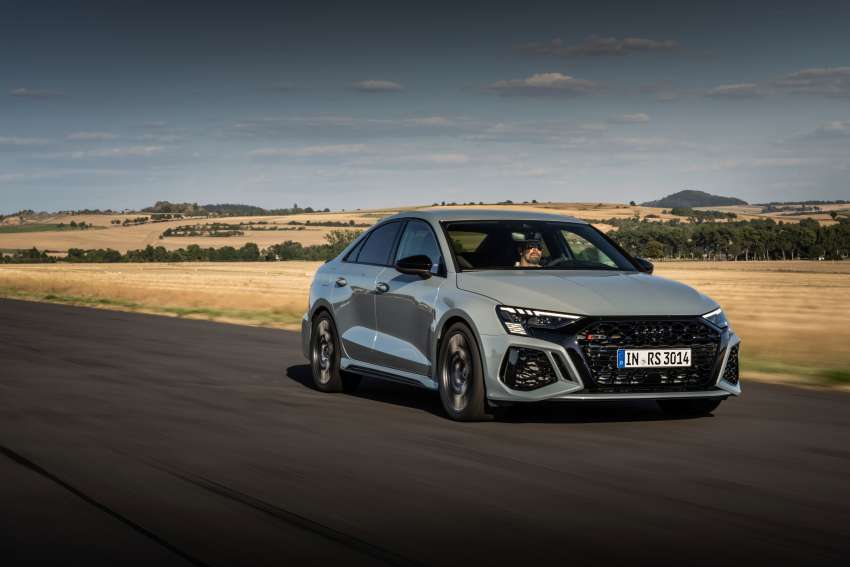 Audi RS3 Performance Edition – 407 PS, 300 km/h top speed, adaptive suspension; limited run of 300 units 1530331