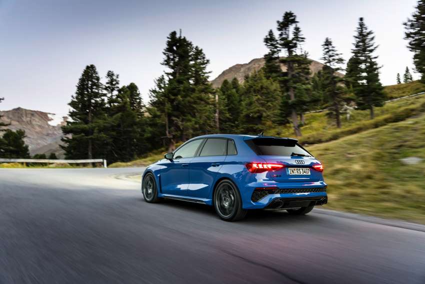 Audi RS3 Performance Edition – 407 PS, 300 km/h top speed, adaptive suspension; limited run of 300 units 1530450