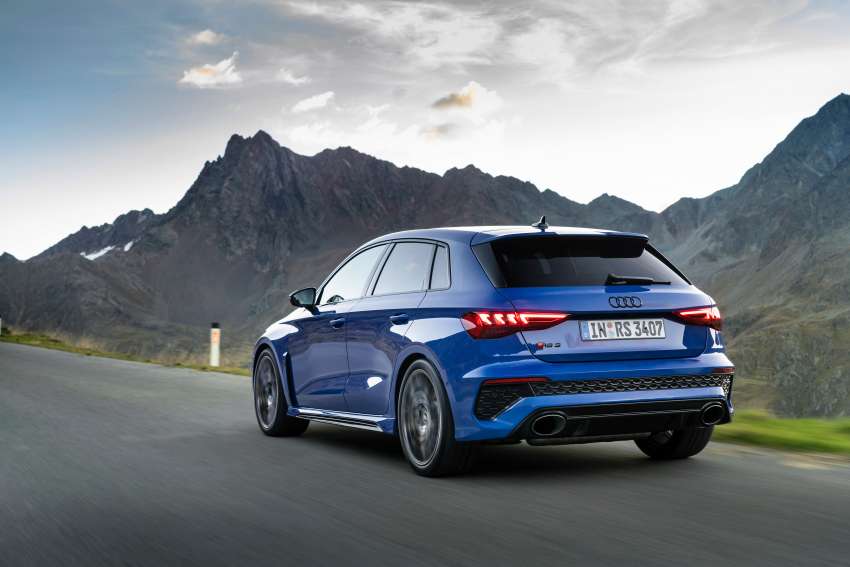Audi RS3 Performance Edition – 407 PS, 300 km/h top speed, adaptive suspension; limited run of 300 units 1530451