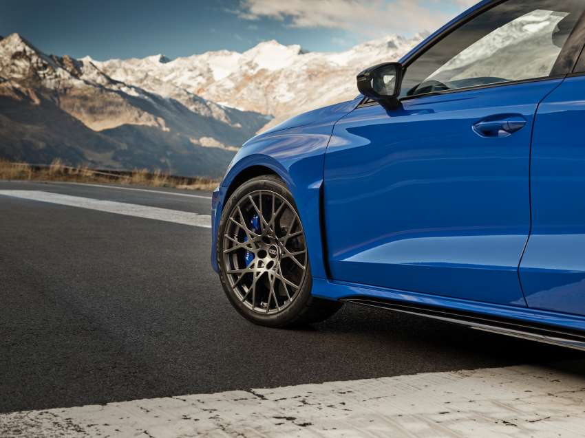 Audi RS3 Performance Edition – 407 PS, 300 km/h top speed, adaptive suspension; limited run of 300 units 1530362