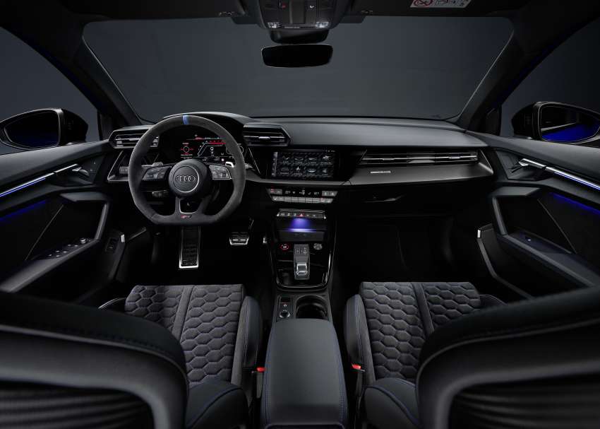 Audi RS3 Performance Edition – 407 PS, 300 km/h top speed, adaptive suspension; limited run of 300 units 1530377