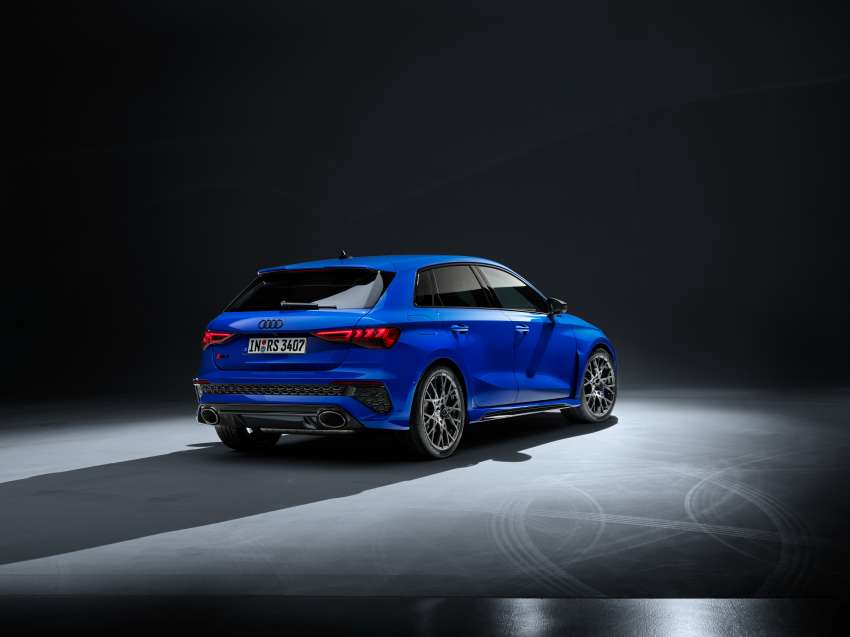Audi RS3 Performance Edition – 407 PS, 300 km/h top speed, adaptive suspension; limited run of 300 units 1530379