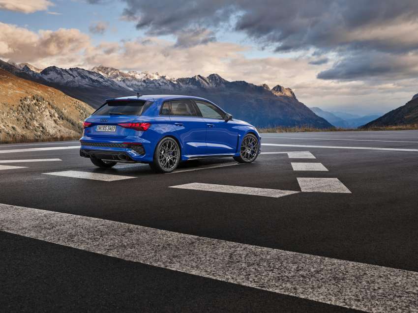 Audi RS3 Performance Edition – 407 PS, 300 km/h top speed, adaptive suspension; limited run of 300 units 1530382