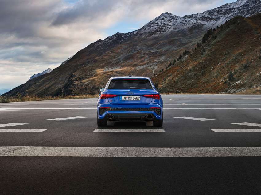 Audi RS3 Performance Edition – 407 PS, 300 km/h top speed, adaptive suspension; limited run of 300 units 1530383