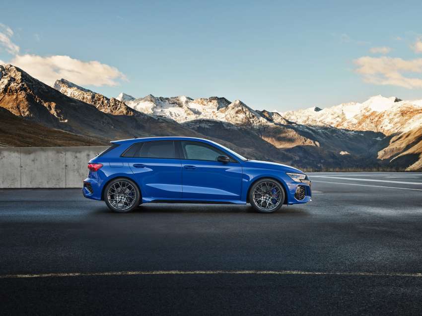 Audi RS3 Performance Edition – 407 PS, 300 km/h top speed, adaptive suspension; limited run of 300 units 1530386