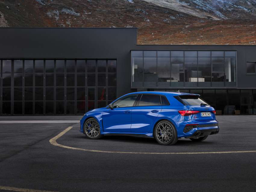 Audi RS3 Performance Edition – 407 PS, 300 km/h top speed, adaptive suspension; limited run of 300 units 1530390