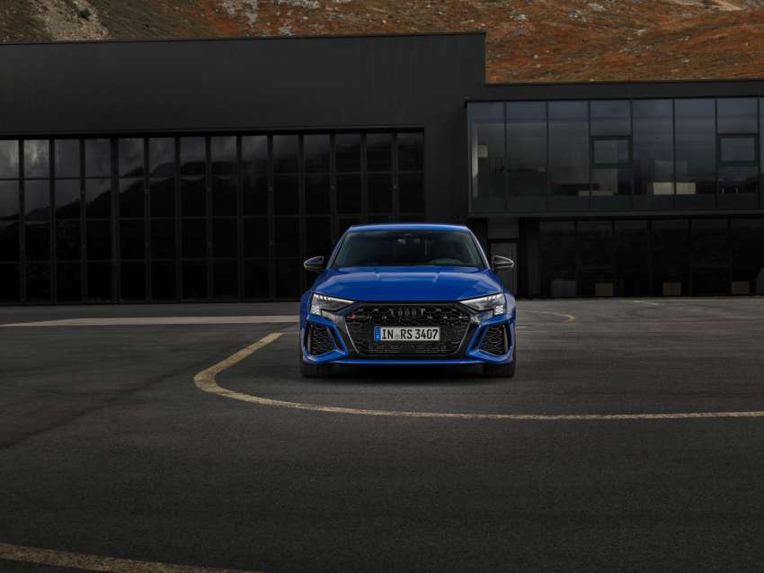 Audi RS3 Performance Edition – 407 PS, 300 km/h top speed, adaptive suspension; limited run of 300 units 1530392