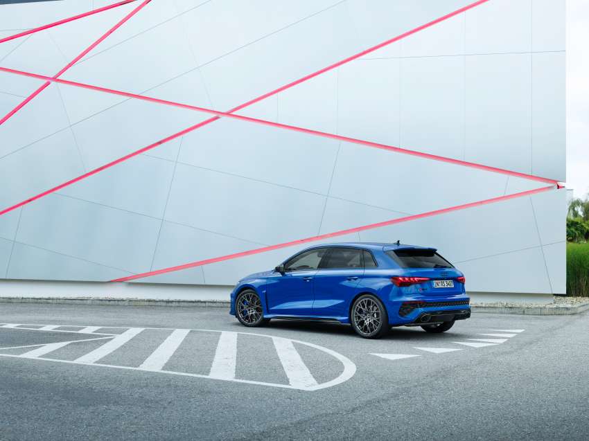 Audi RS3 Performance Edition – 407 PS, 300 km/h top speed, adaptive suspension; limited run of 300 units 1530398