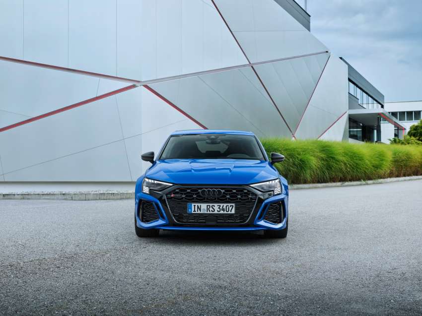 Audi RS3 Performance Edition – 407 PS, 300 km/h top speed, adaptive suspension; limited run of 300 units 1530404