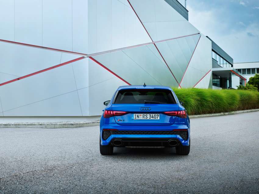 Audi RS3 Performance Edition – 407 PS, 300 km/h top speed, adaptive suspension; limited run of 300 units 1530405