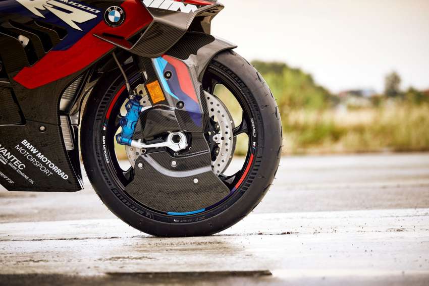 BMW Motorrad M1000RR dan M1000RR M Competition diperkenal – pakej aerodinamik gentian karbon, 212 hp 1526644