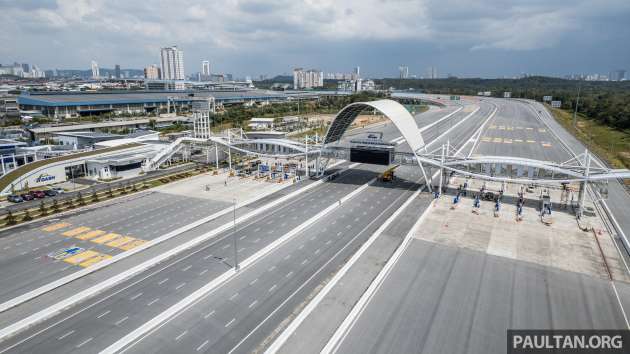 DASH Kwasa Damansara Toll Plaza 1