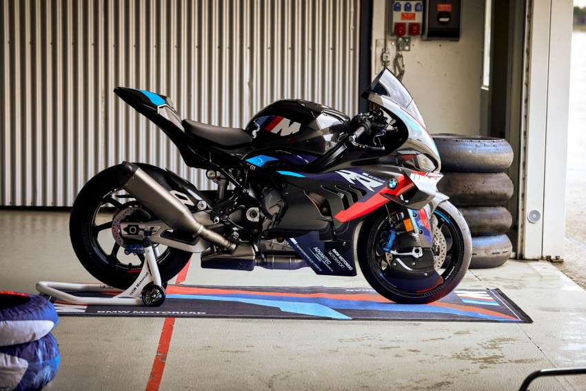 2023 BMW Motorrad M1000RR and M1000RR M Competition – 212 hp, 113 Nm, aero package 1525997
