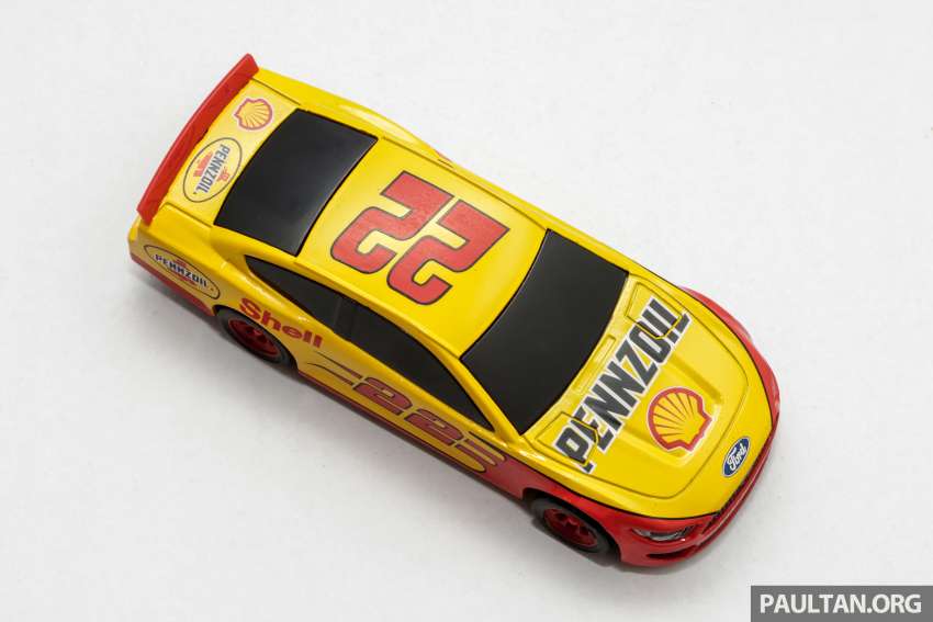 Shell Motorsport Collection limited edition set of 7 Bluetooth remote control cars in Malaysia; RM30 each 1520741