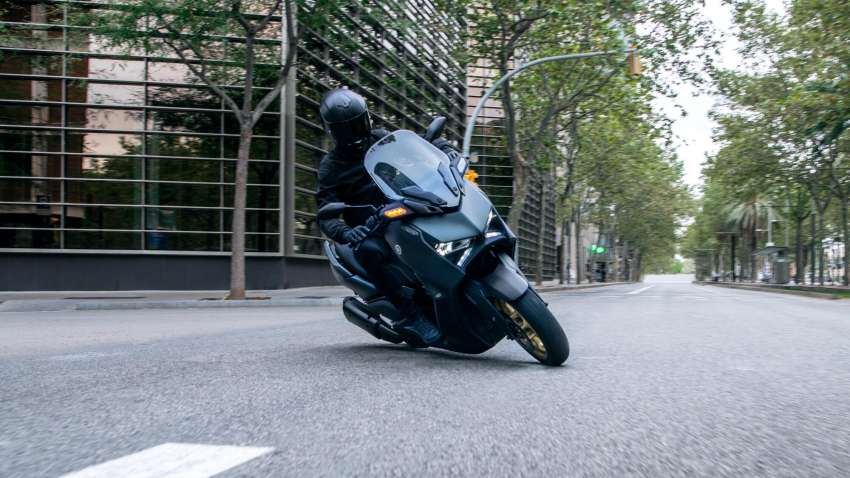 Yamaha XMax 2023 diperkenal di Eropah – varian Tech Max dapat skrin TFT 4.2 inci dengan fungsi navigasi 1535096