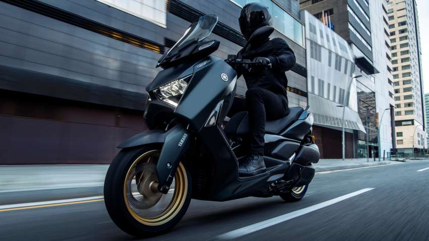 Yamaha XMax 2023 diperkenal di Eropah – varian Tech Max dapat skrin TFT 4.2 inci dengan fungsi navigasi 1535082