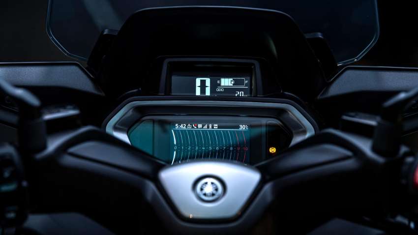 Yamaha XMax 2023 diperkenal di Eropah – varian Tech Max dapat skrin TFT 4.2 inci dengan fungsi navigasi 1535079