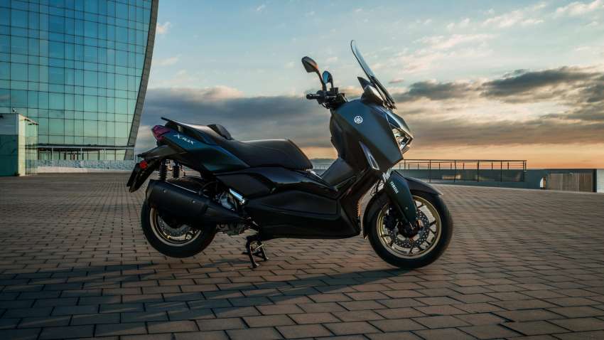 Yamaha XMax 2023 diperkenal di Eropah – varian Tech Max dapat skrin TFT 4.2 inci dengan fungsi navigasi 1535106