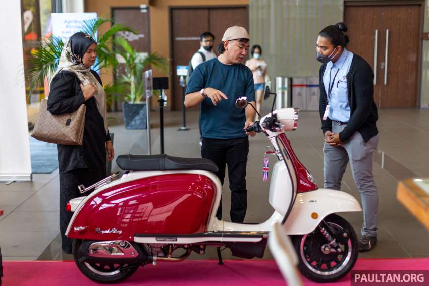 ACE 2022: Royal Alloy TG250S, GP125 and GP180 scooters at Setia City Convention Centre this weekend 1539399