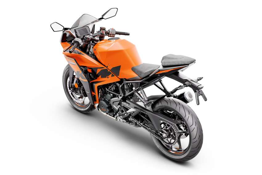 2022 KTM 890 Duke R and RC390 first ride in Malaysia 1545354
