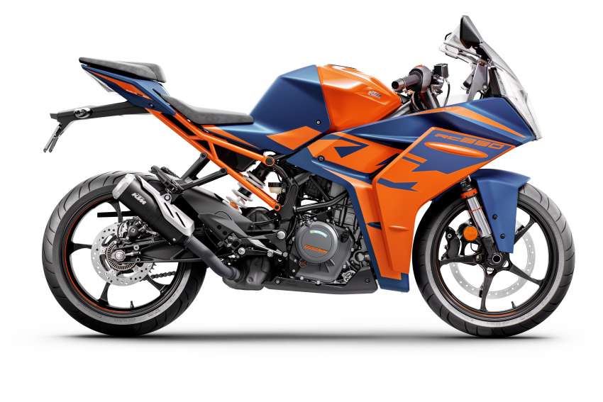 2022 KTM 890 Duke R and RC390 first ride in Malaysia 1545343