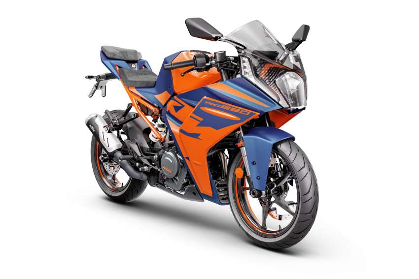 2022 KTM 890 Duke R and RC390 first ride in Malaysia 1545346