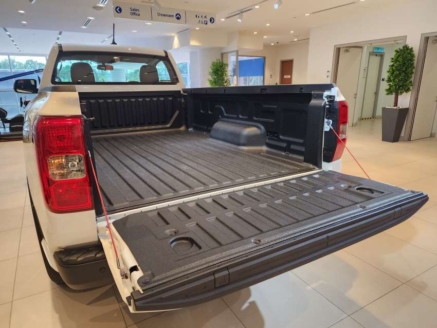 2023 Ford Ranger XL single-cab in Malaysia – 2.0L single-turbodiesel, largest cargo bed in class; RM99k 1536435