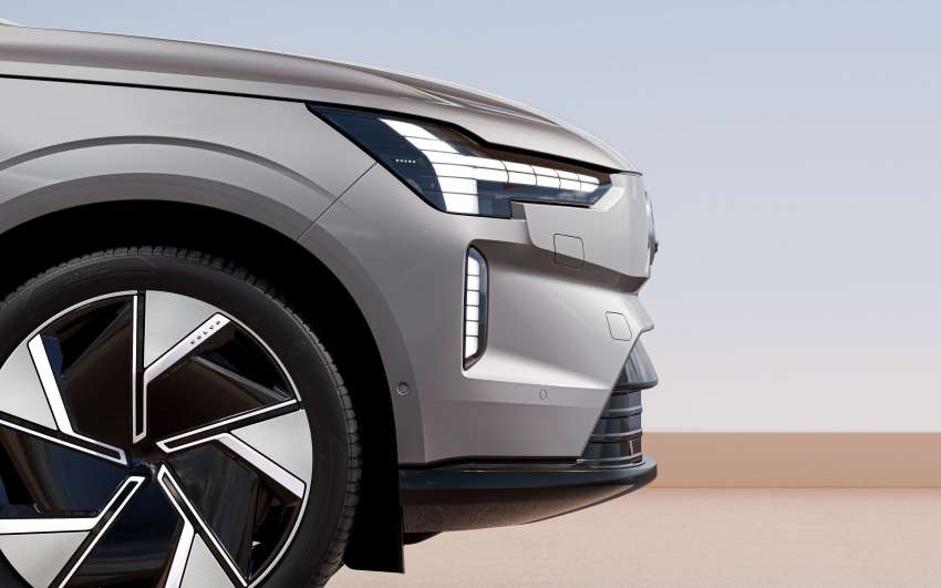Volvo EX90 2023 didedahkan — SUV 7-<em>seater</em> dengan 517 PS/910 Nm; bateri 111 kWh, jarak hingga 600 km Image #1543133