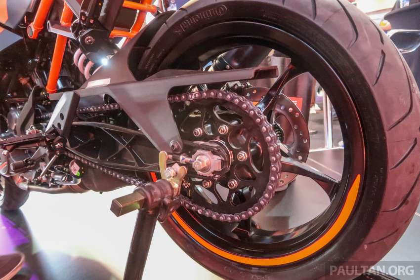 2022 KTM 890 Duke R and RC390 first ride in Malaysia 1545384