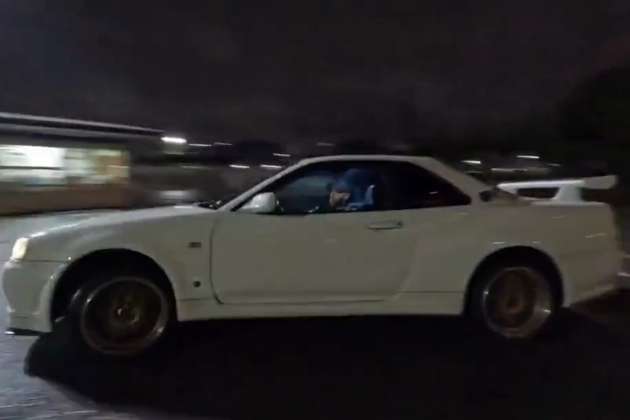 Pemilik Nissan Skyline GT-R R34 yang di sewa Lewis Hamilton tidak gembira selepas video ‘donut’ tular