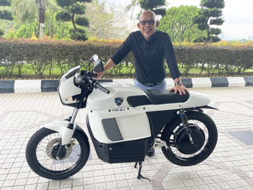 Prototaip <em>cafe racer</em> RE-EV oleh MIMOS, Modenas dan UniMAP — motosikal hibrid pertama Malaysia? 1547978